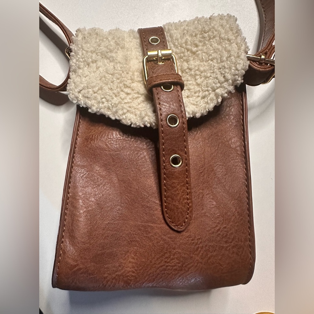 mudd. vintage y2k sherpa leather crossbody bag.